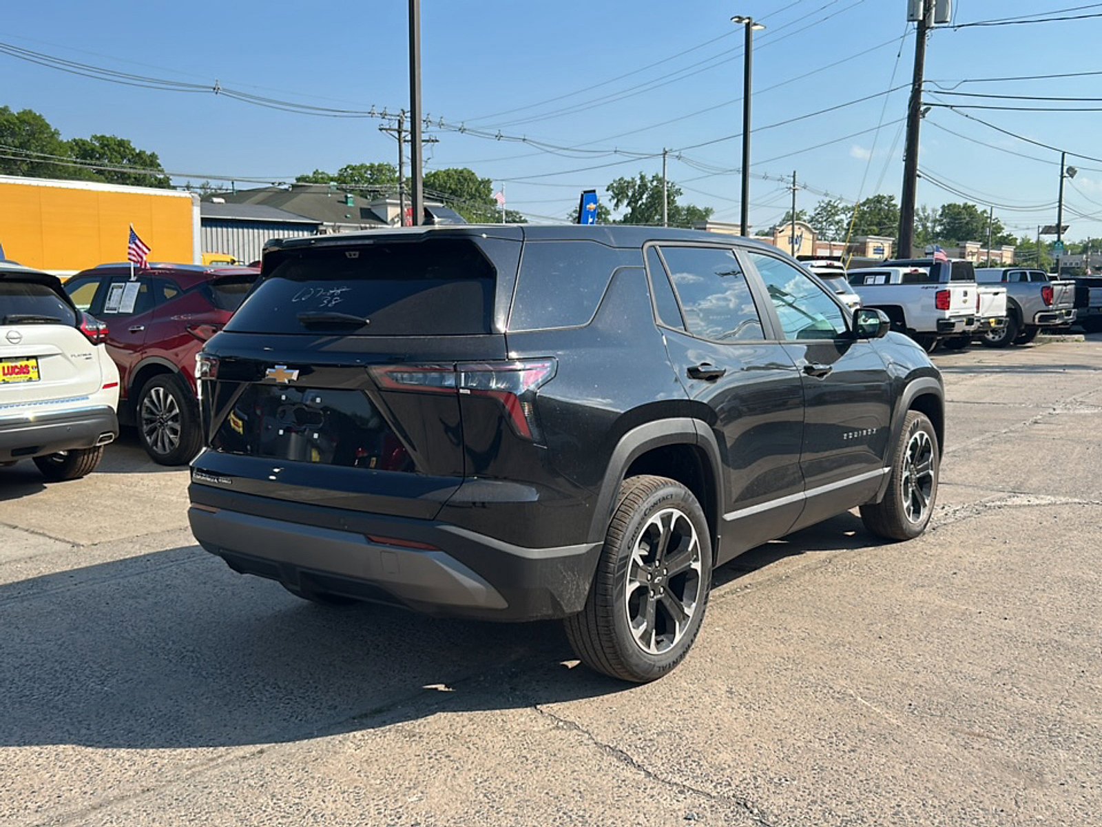 New 2026 Chevrolet Equinox LT w/ Convenience Package II AWD/4WD image 8