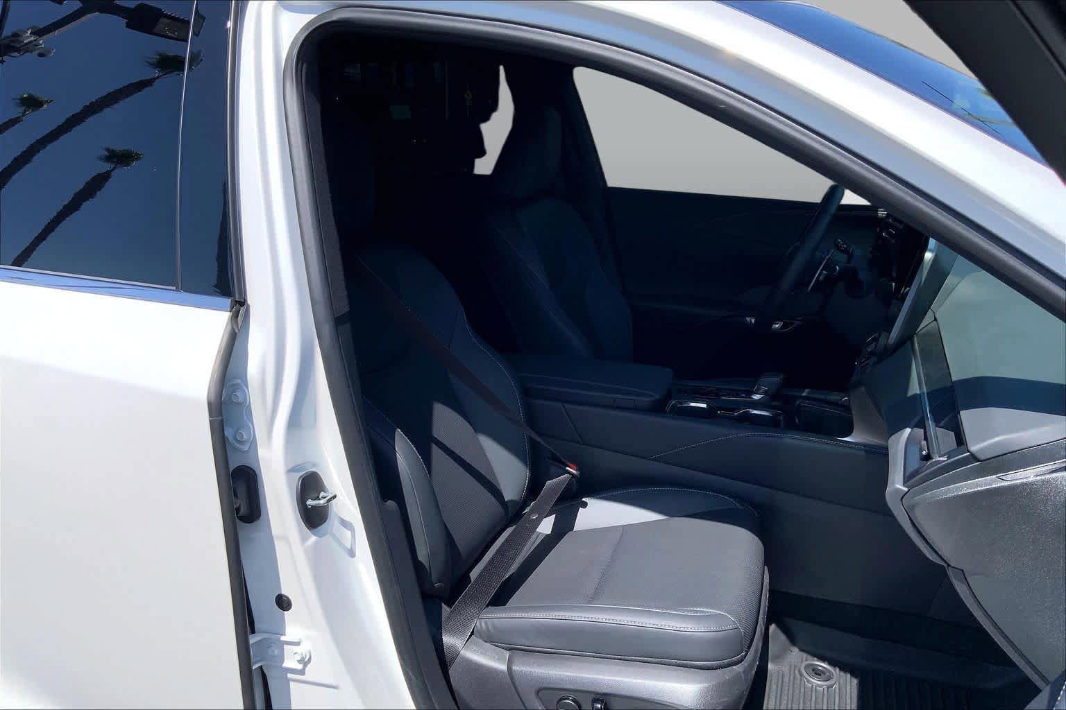 Used 2024 Lexus RX 350 Premium w/ Convenience Package FWD image 8