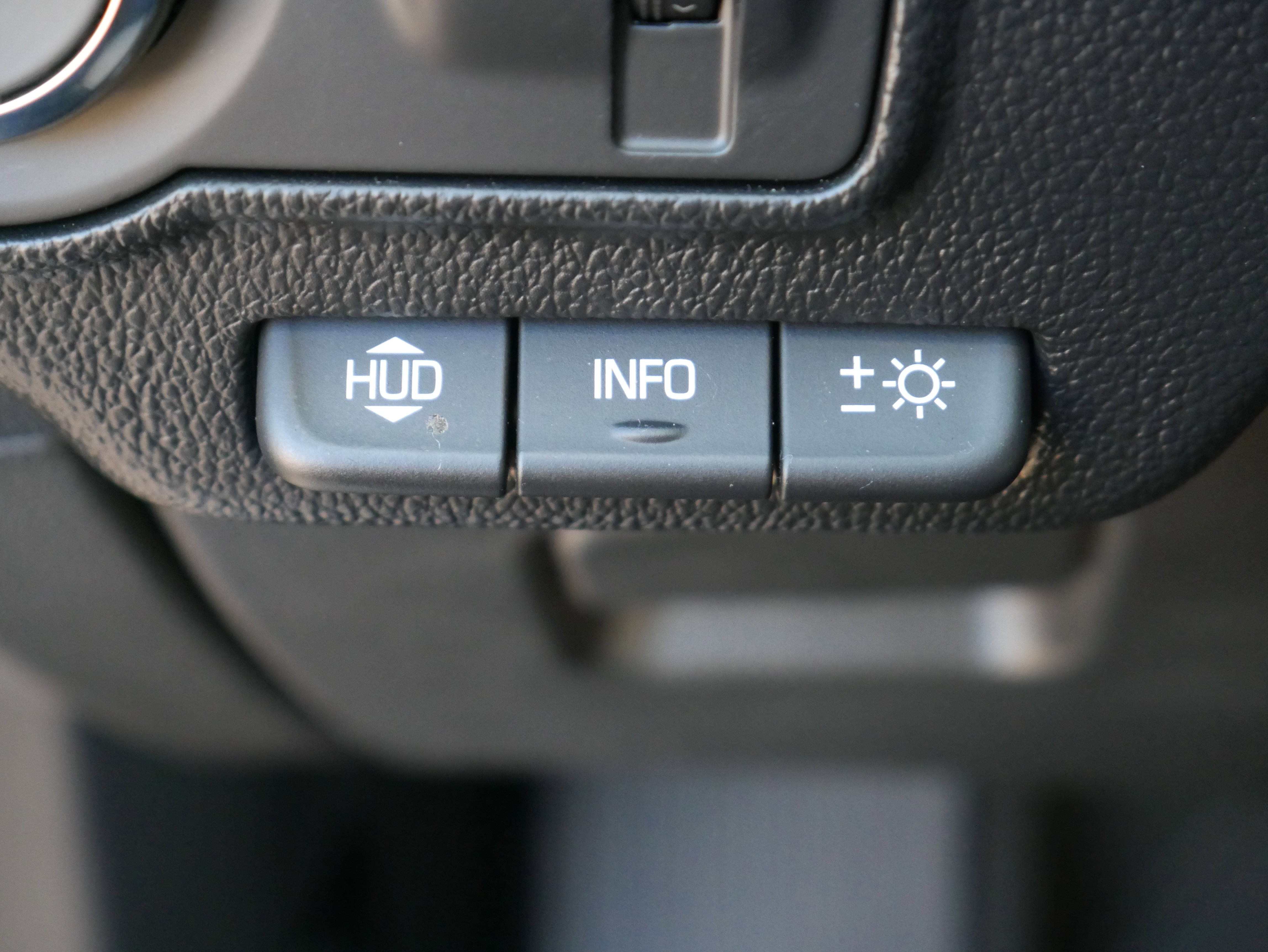 Used 2019 Buick Envision Premium w/ Driver Confidence Package image 32