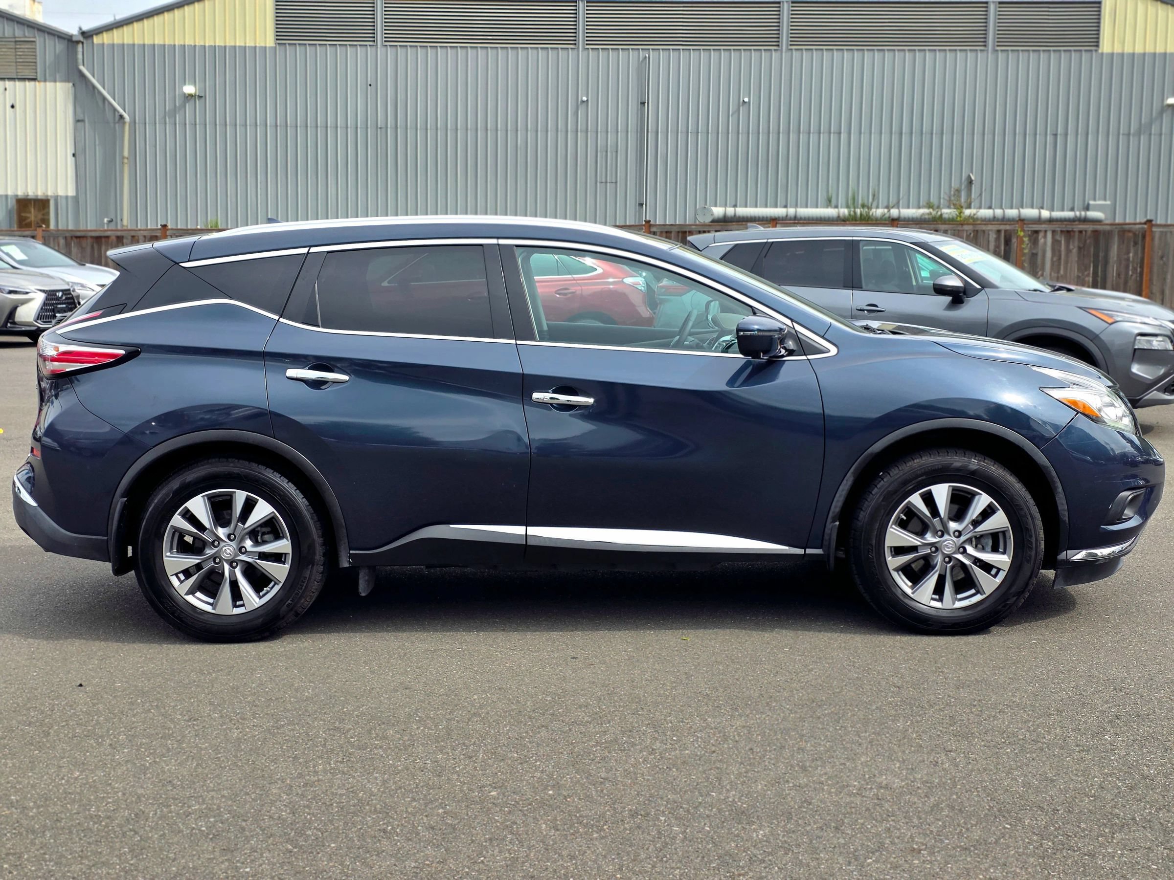 Used 2015 Nissan Murano SL w/ Cargo Package FWD image 16