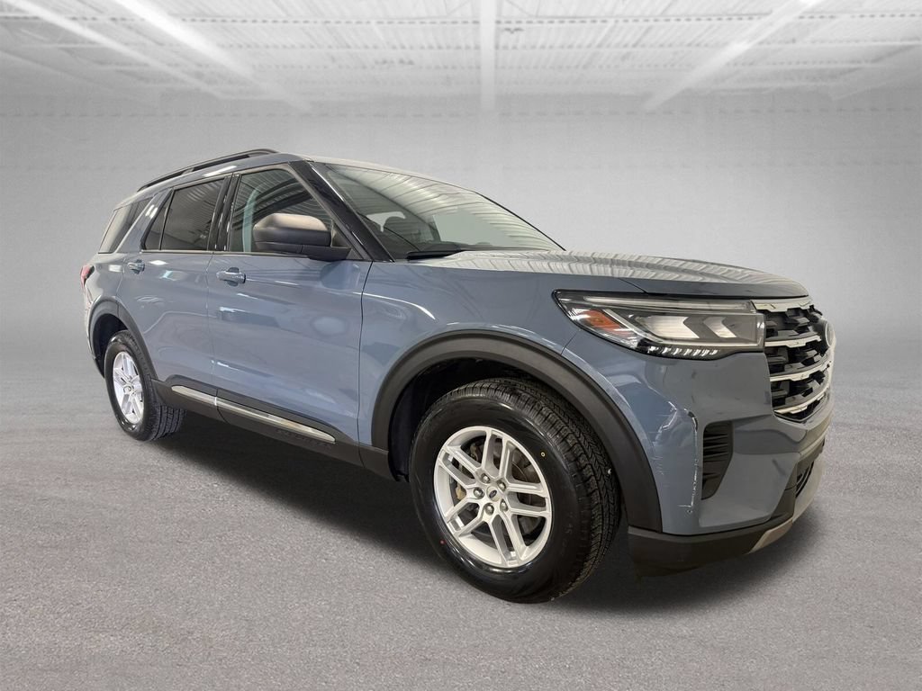 Used 2025 Ford Explorer Active AWD/4WD image 12