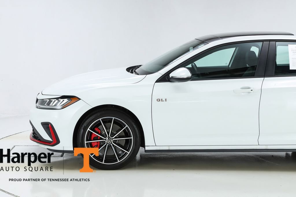 Used 2025 Volkswagen Jetta GLI Autobahn FWD image 3