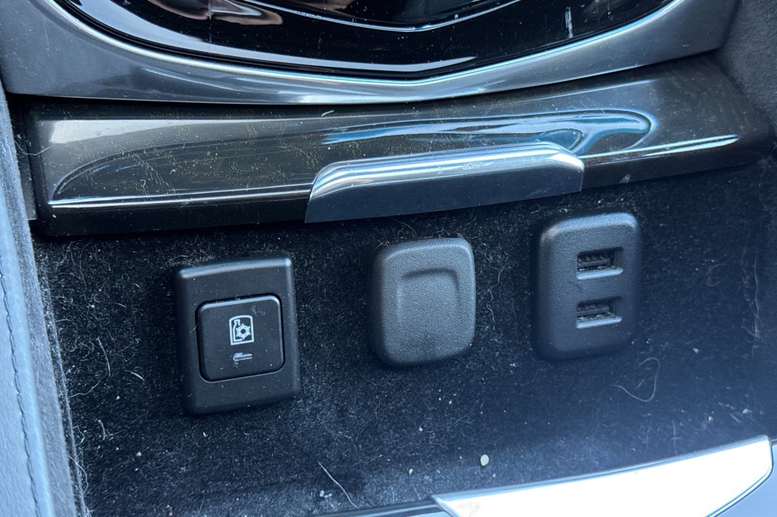 Used 2019 Cadillac Escalade ESV Platinum image 33