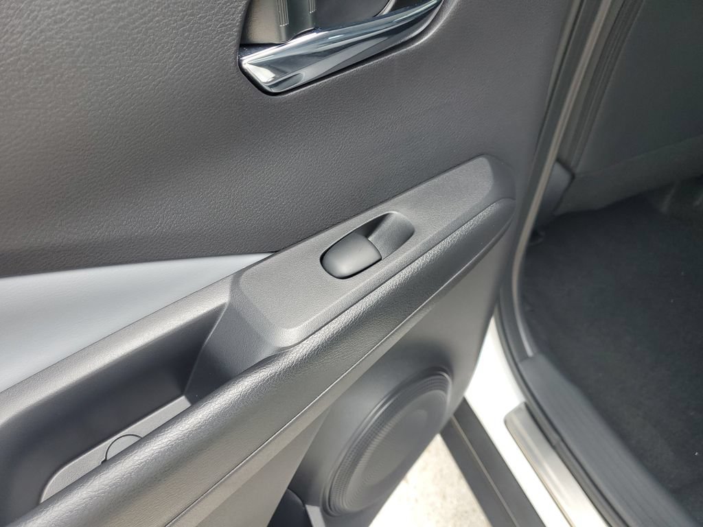 Certified 2024 Nissan Kicks SR w/ SR Premium Package FWD image 19