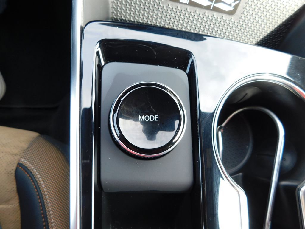 Used 2025 Chevrolet Equinox ACTIV w/ Safety and Technology Package image 33