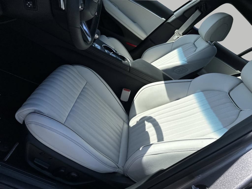New 2026 Genesis G70 3.3T Sport Prestige RWD image 9