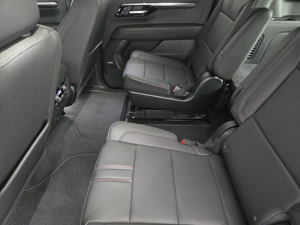 New 2026 Chevrolet Suburban RST w/ Comfort Package AWD/4WD image 34