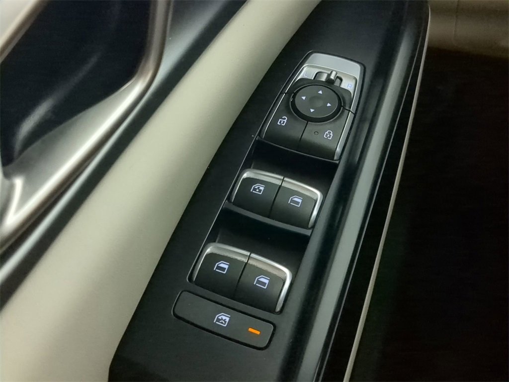 Used 2024 Kia Carnival LX image 29