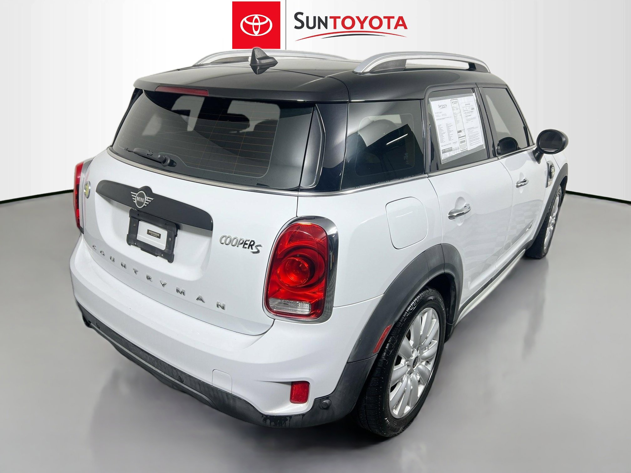 Used 2019 MINI Cooper Countryman SE w/ Convenience Package image 4