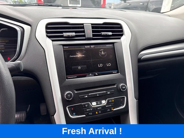 Used 2016 Ford Fusion SE FWD image 7