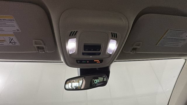 Used 2021 Buick Envision Essence AWD/4WD image 25