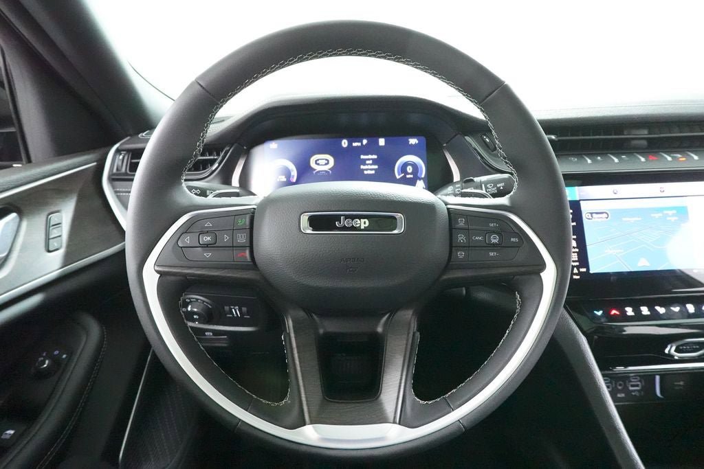 New 2026 Jeep Grand Cherokee L Limited w/ Limited Altitude Package AWD/4WD image 10