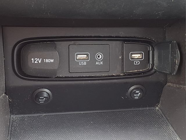 Used 2020 Hyundai Santa Fe SE AWD/4WD image 18