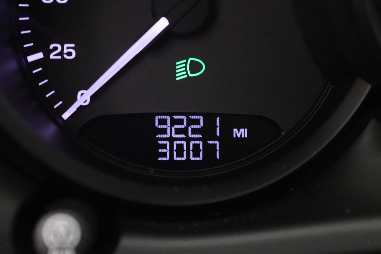 Used 2023 Porsche Macan Turbo image 14