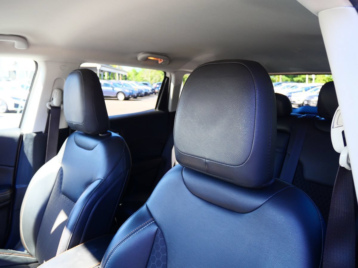 Used 2019 Jeep Compass Latitude w/ Popular Equipment Group AWD/4WD image 11