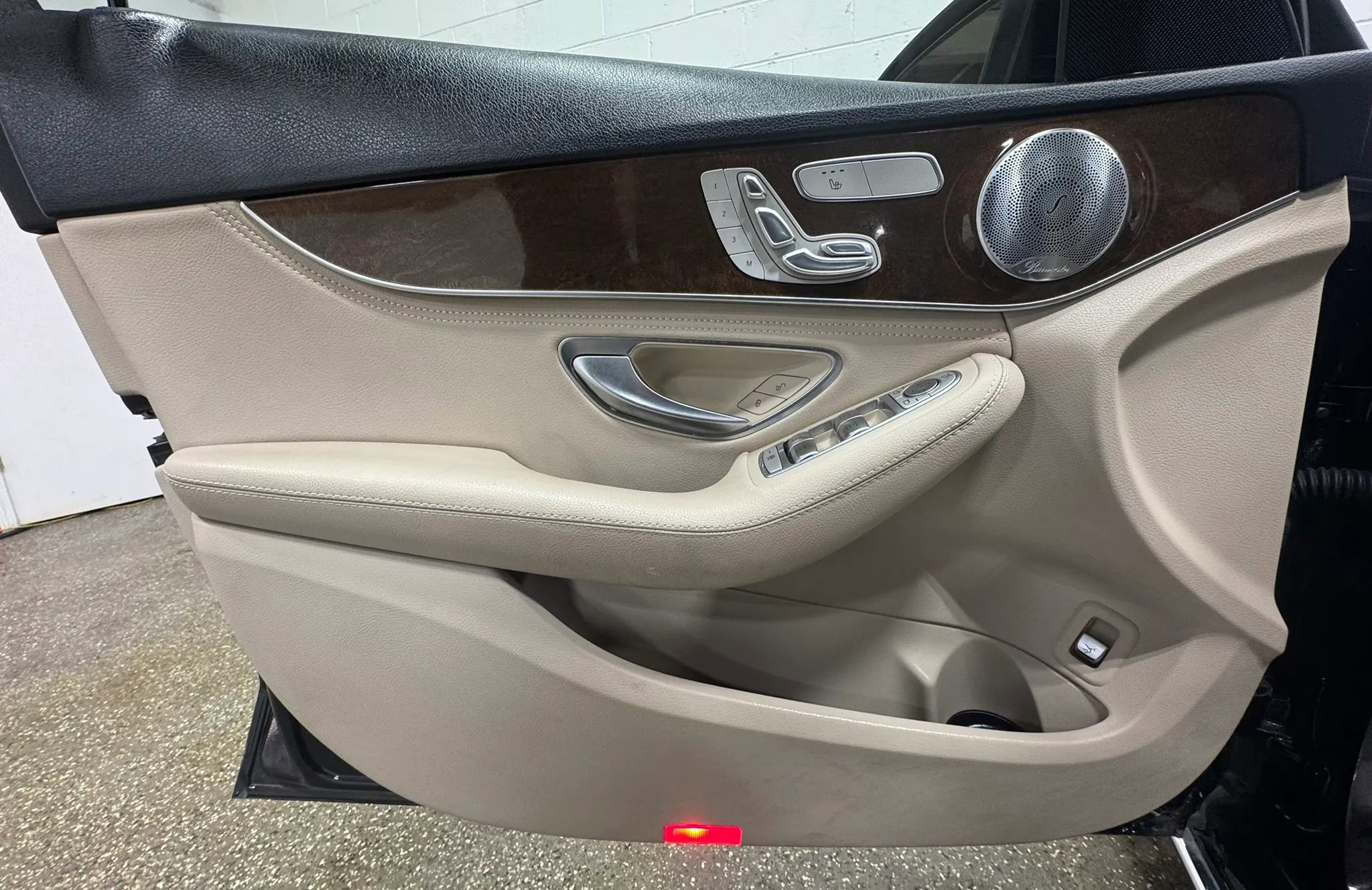 Used 2016 Mercedes-Benz C 300 4MATIC Sedan image 9