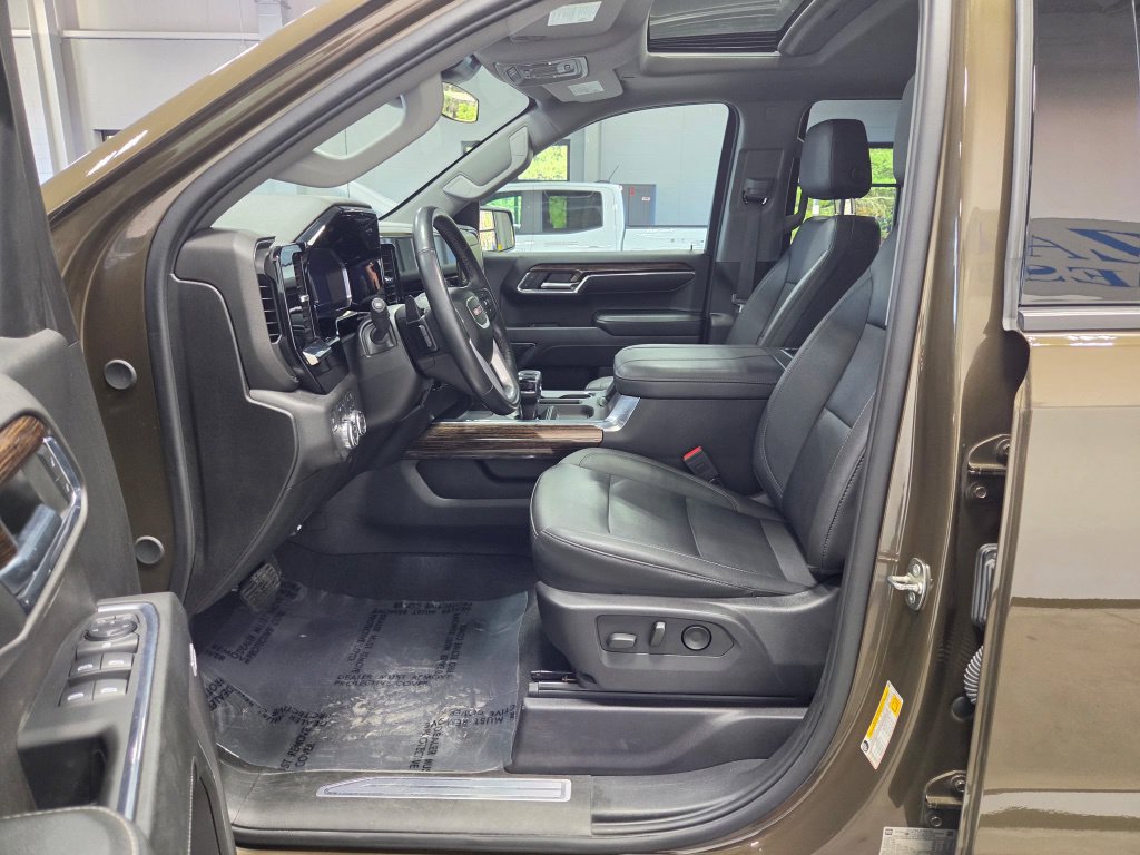 Used 2024 GMC Sierra 1500 Elevation w/ Elevation Premium Package AWD/4WD image 32