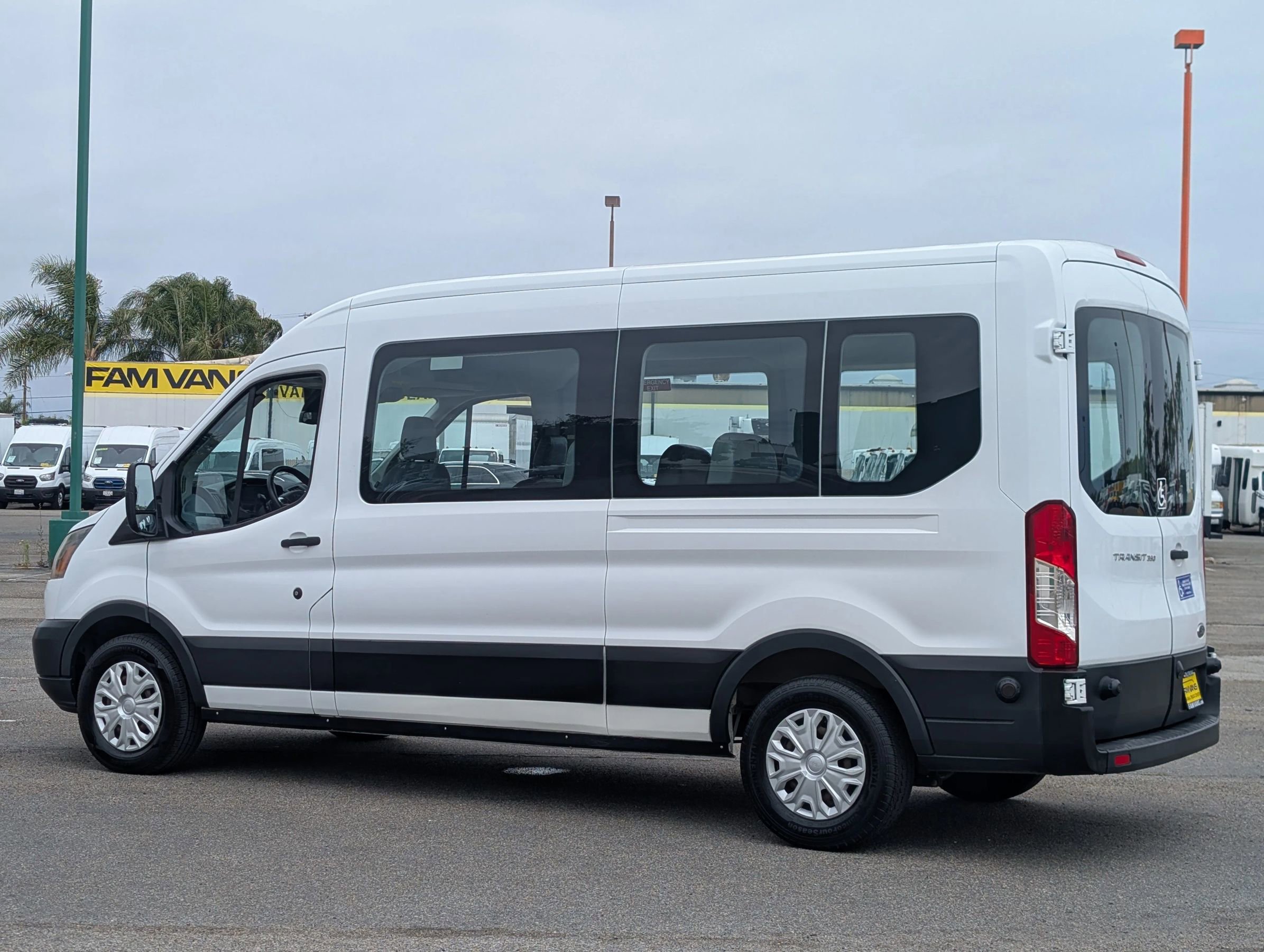 Used 2017 Ford Transit 350 XL RWD image 5