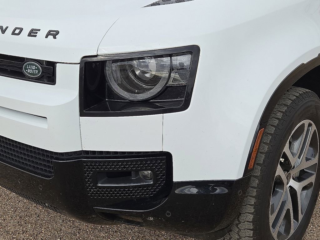 Used 2024 Land Rover Defender 110 X-Dynamic SE image 10