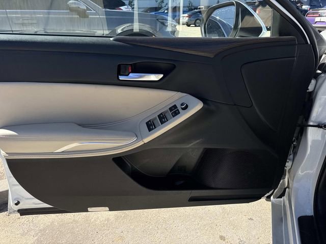 Used 2022 Toyota Avalon XLE image 16