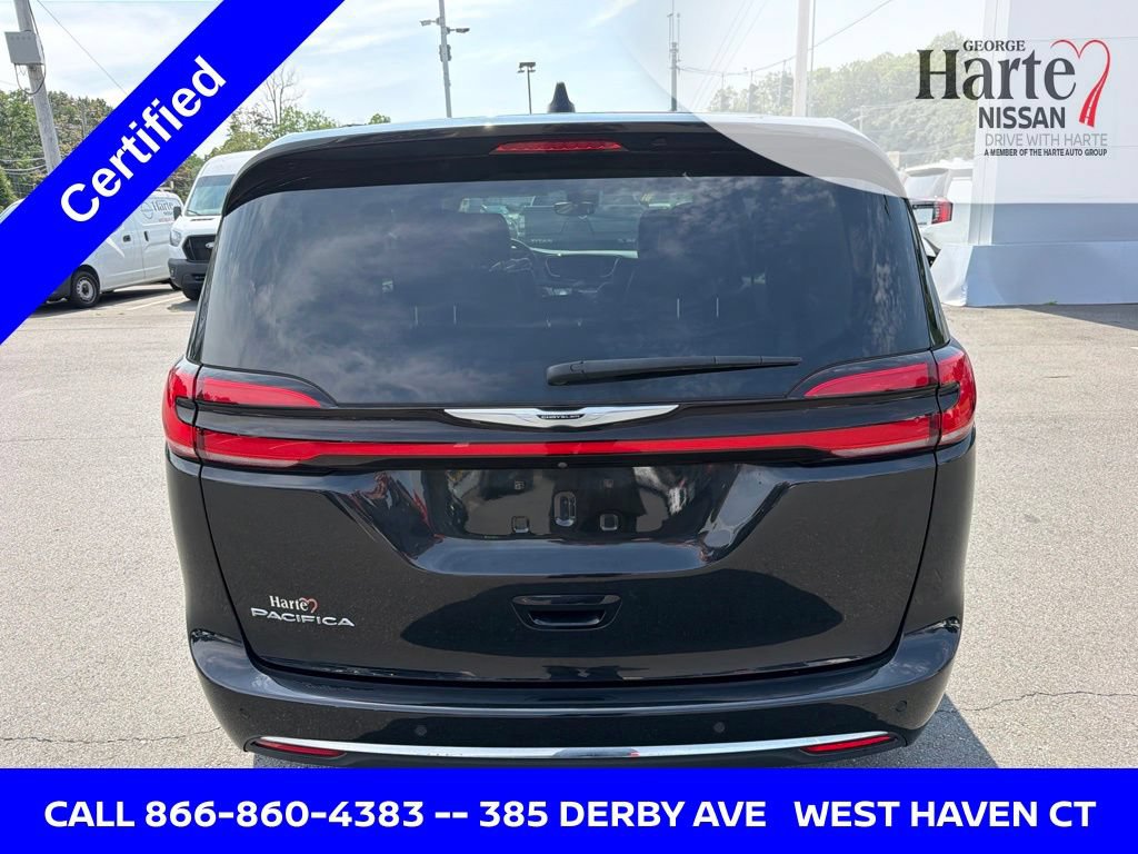 Used 2023 Chrysler Pacifica Touring-L FWD image 6