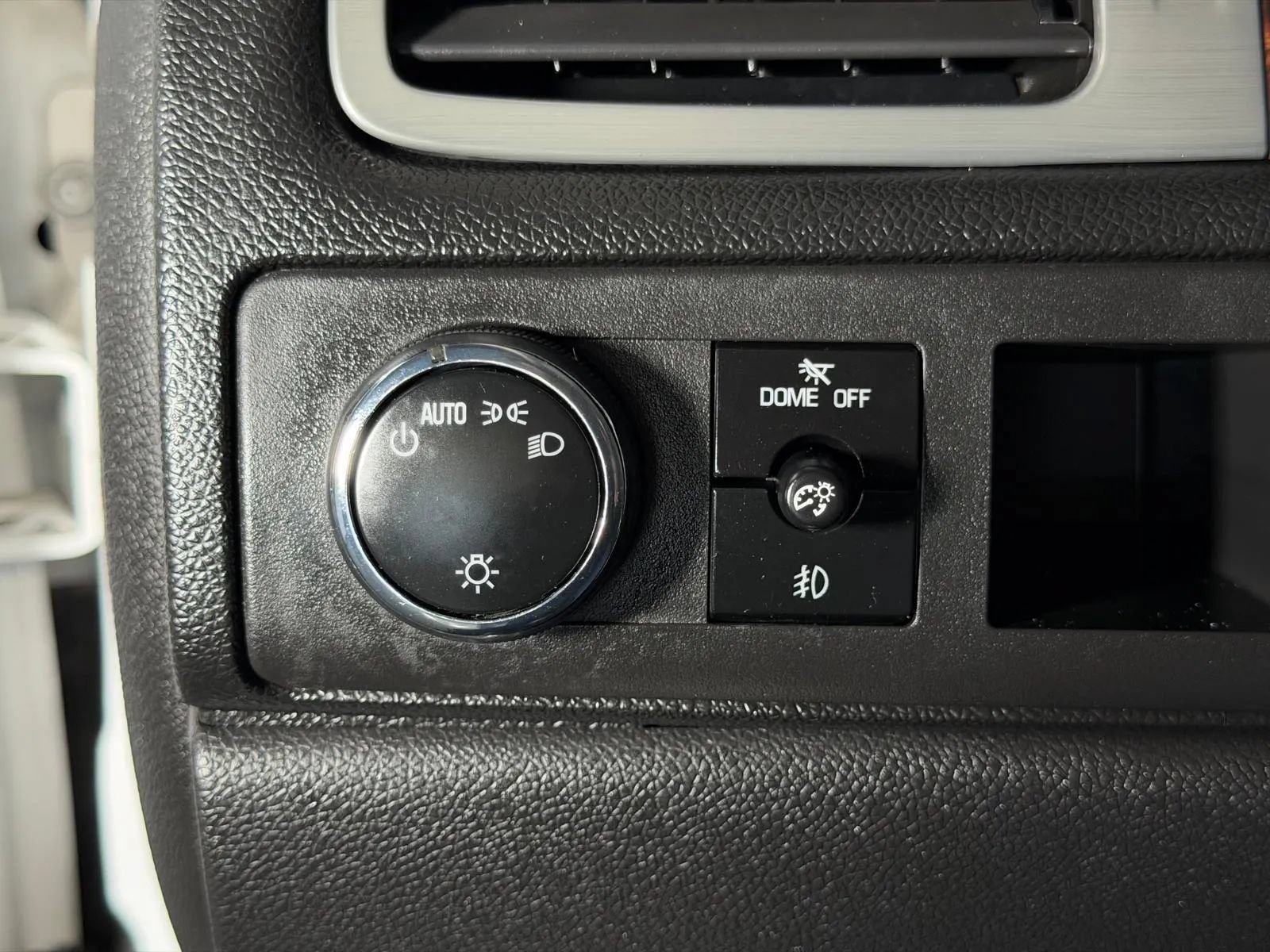 Used 2012 GMC Yukon XL Denali RWD image 35
