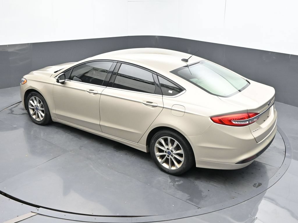Used 2017 Ford Fusion SE FWD image 21