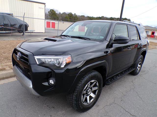 Certified 2024 Toyota 4Runner TRD Off-Road image 2