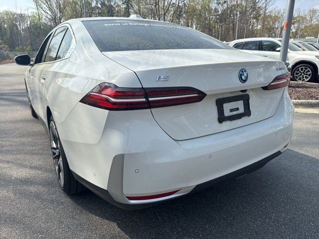 Used 2025 BMW i5 xDrive40 w/ Premium Package image 7