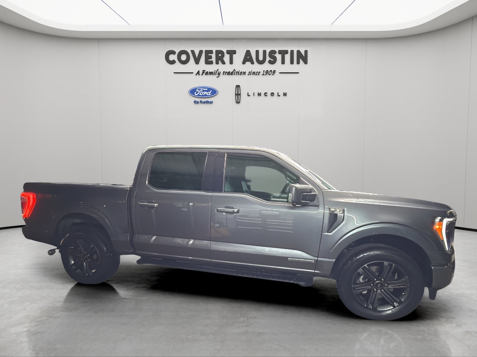 Used 2023 Ford F150 Lariat AWD/4WD image 6