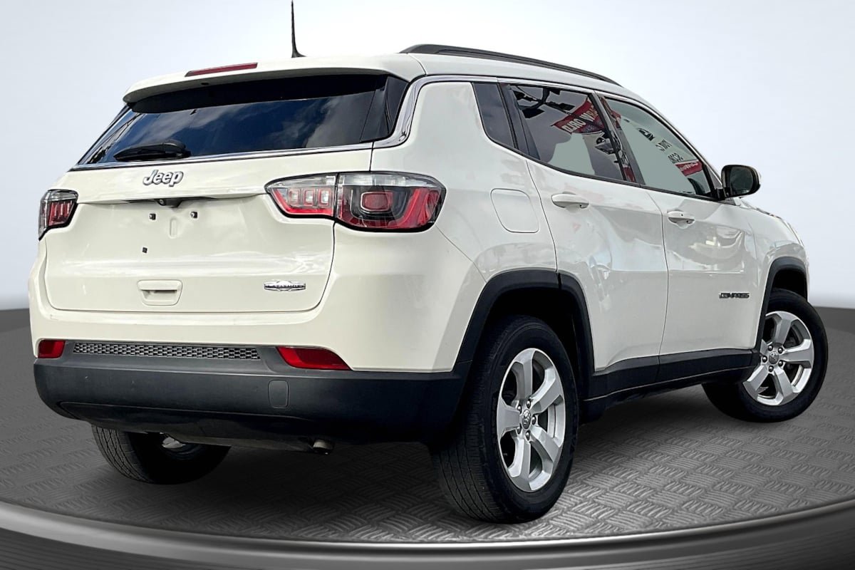 Used 2020 Jeep Compass Latitude FWD image 13