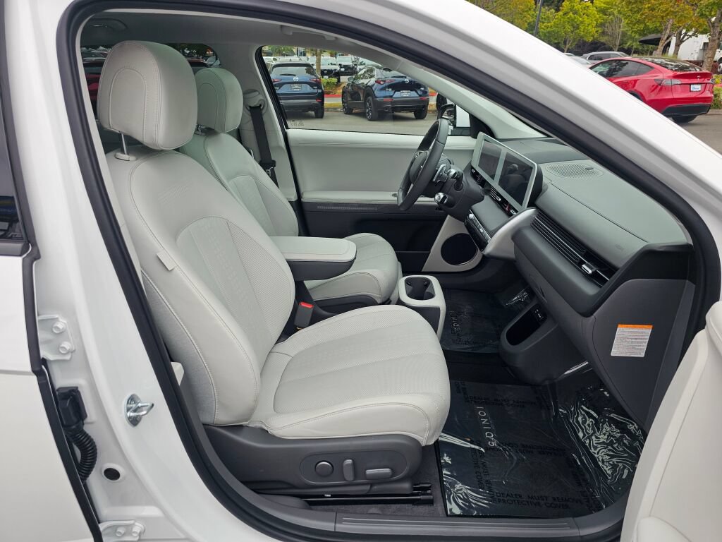Used 2023 Hyundai Ioniq 5 Limited AWD/4WD image 29
