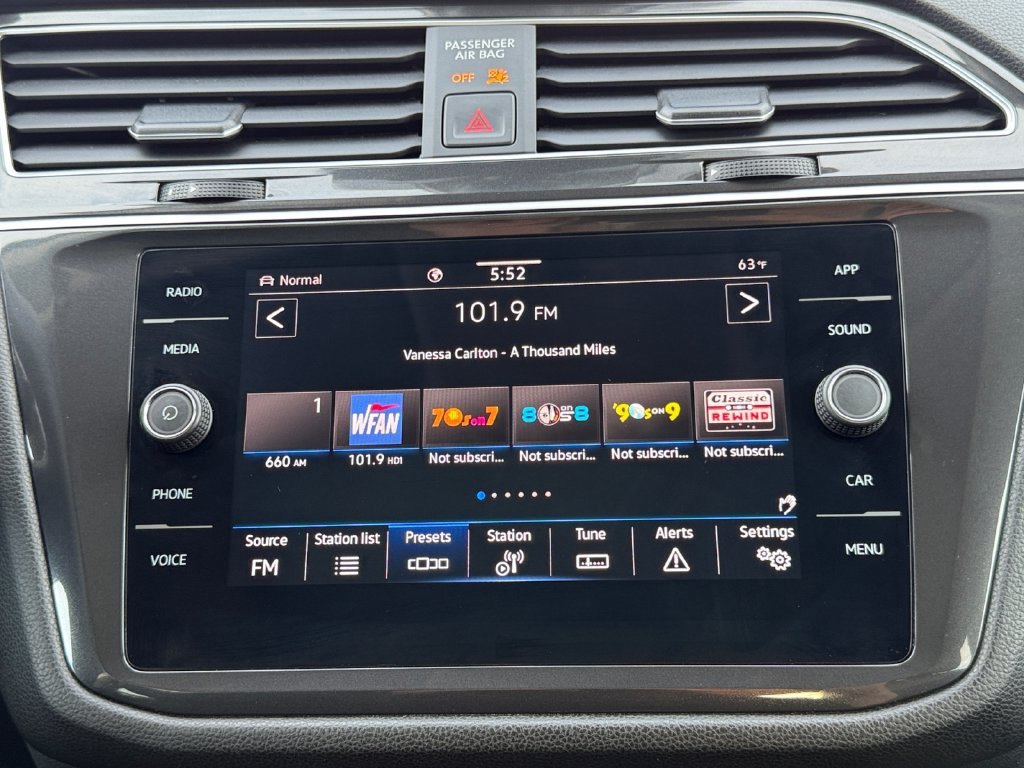 Used 2023 Volkswagen Tiguan SE w/ Panoramic Sunroof Package AWD/4WD image 14