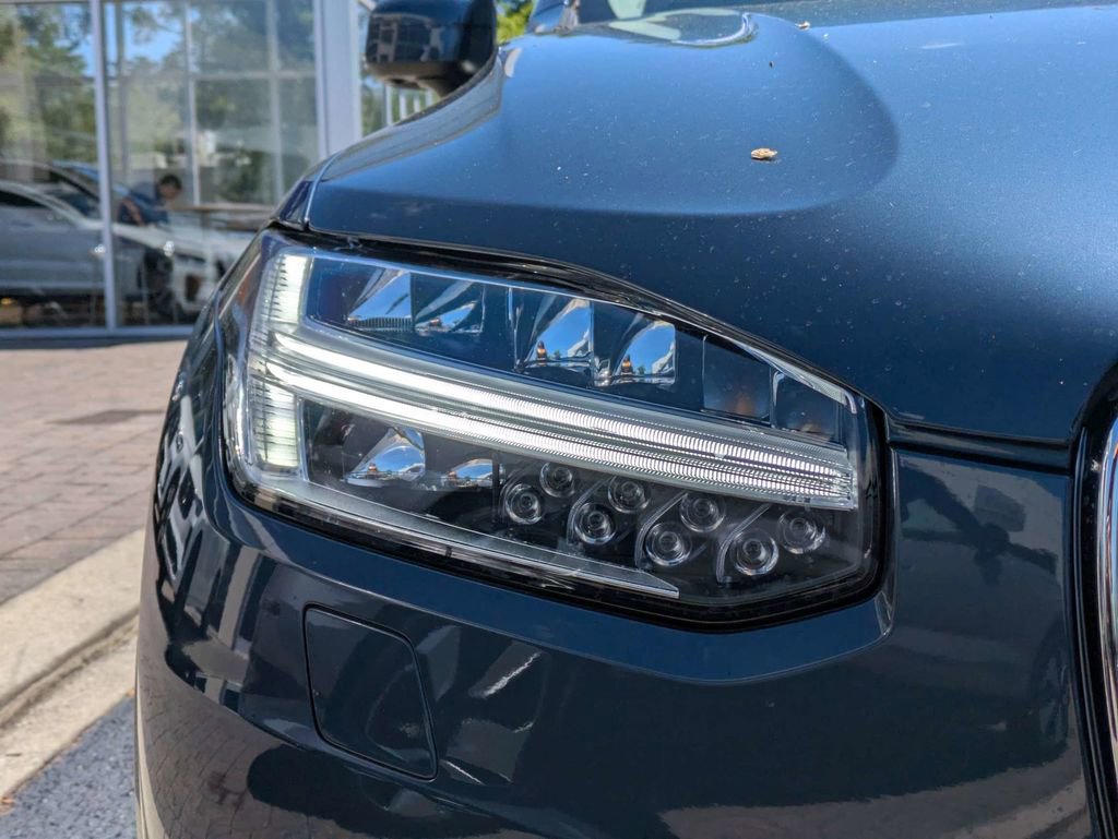 Used 2025 Volvo XC90 B6 Plus w/ Protection Package Premier image 10