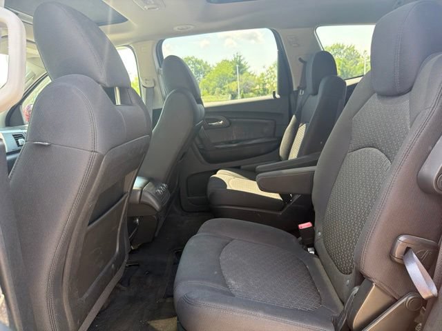 Used 2010 Chevrolet Traverse LT FWD image 13