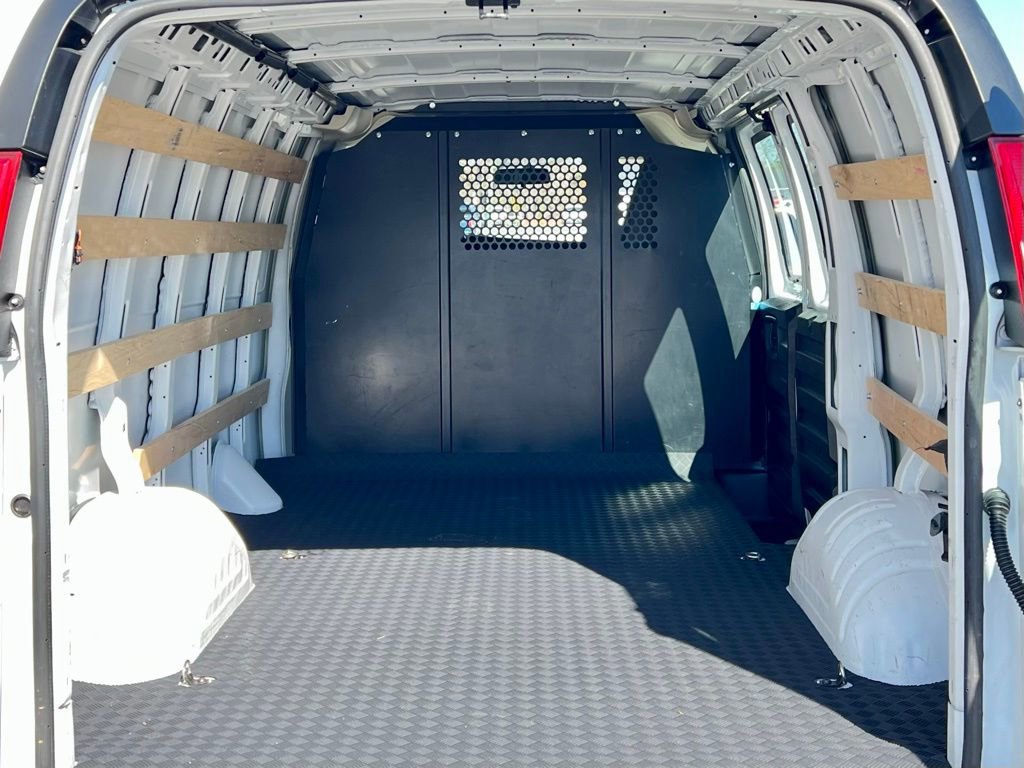 Used 2024 Chevrolet Express 2500 w/ Driver Convenience Package image 25