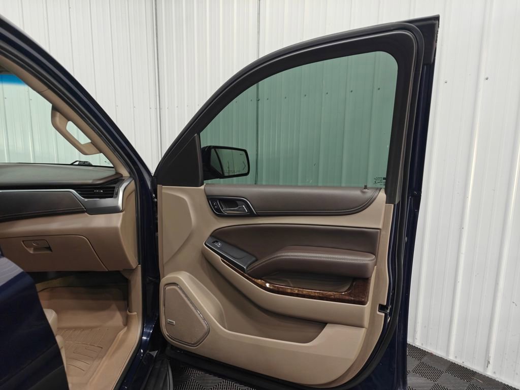 Used 2018 Chevrolet Tahoe LT w/ LT Signature Package AWD/4WD image 27