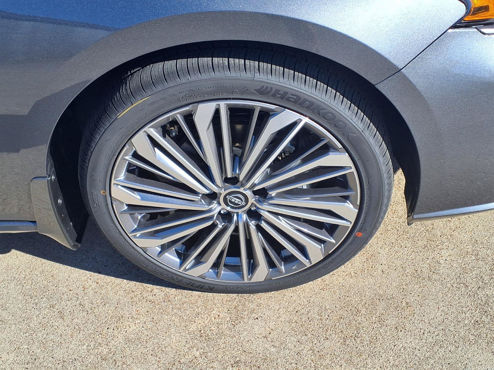 New 2026 Nissan Altima 2.5 SV w/ SV Premium Package FWD image 9