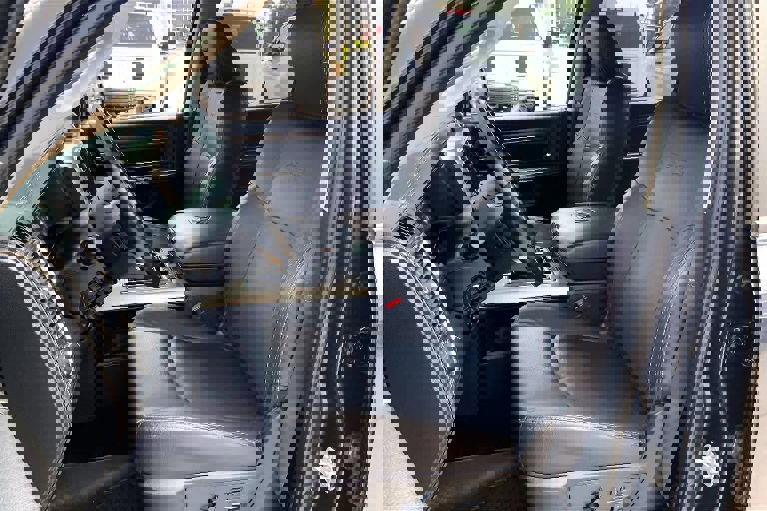 Used 2014 RAM 1500 Laramie w/ Convenience Group AWD/4WD image 8