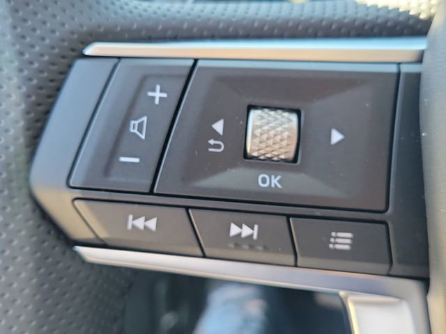 New 2025 Mitsubishi Outlander SE image 23