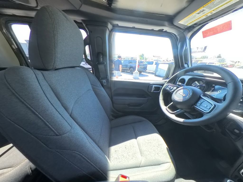 New 2025 Jeep Gladiator Sport AWD/4WD image 28