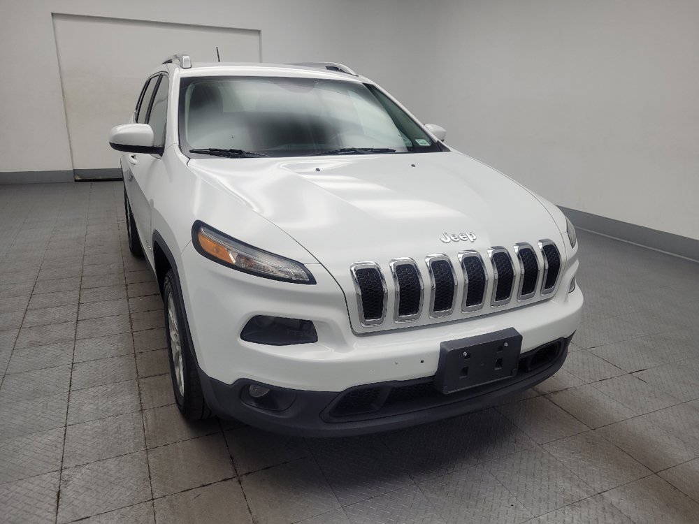 Used 2017 Jeep Cherokee Latitude FWD image 14