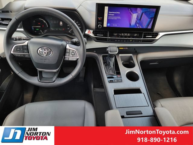 Used 2026 Toyota Sienna XLE FWD image 26