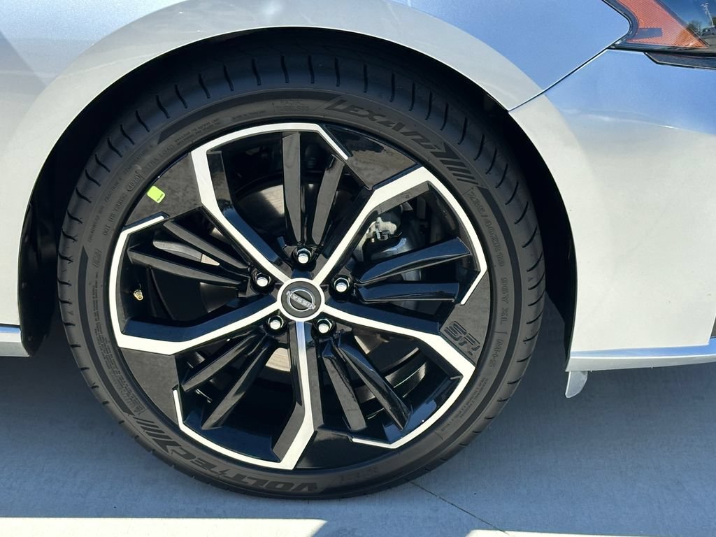 Used 2024 Nissan Altima 2.5 SR FWD image 15