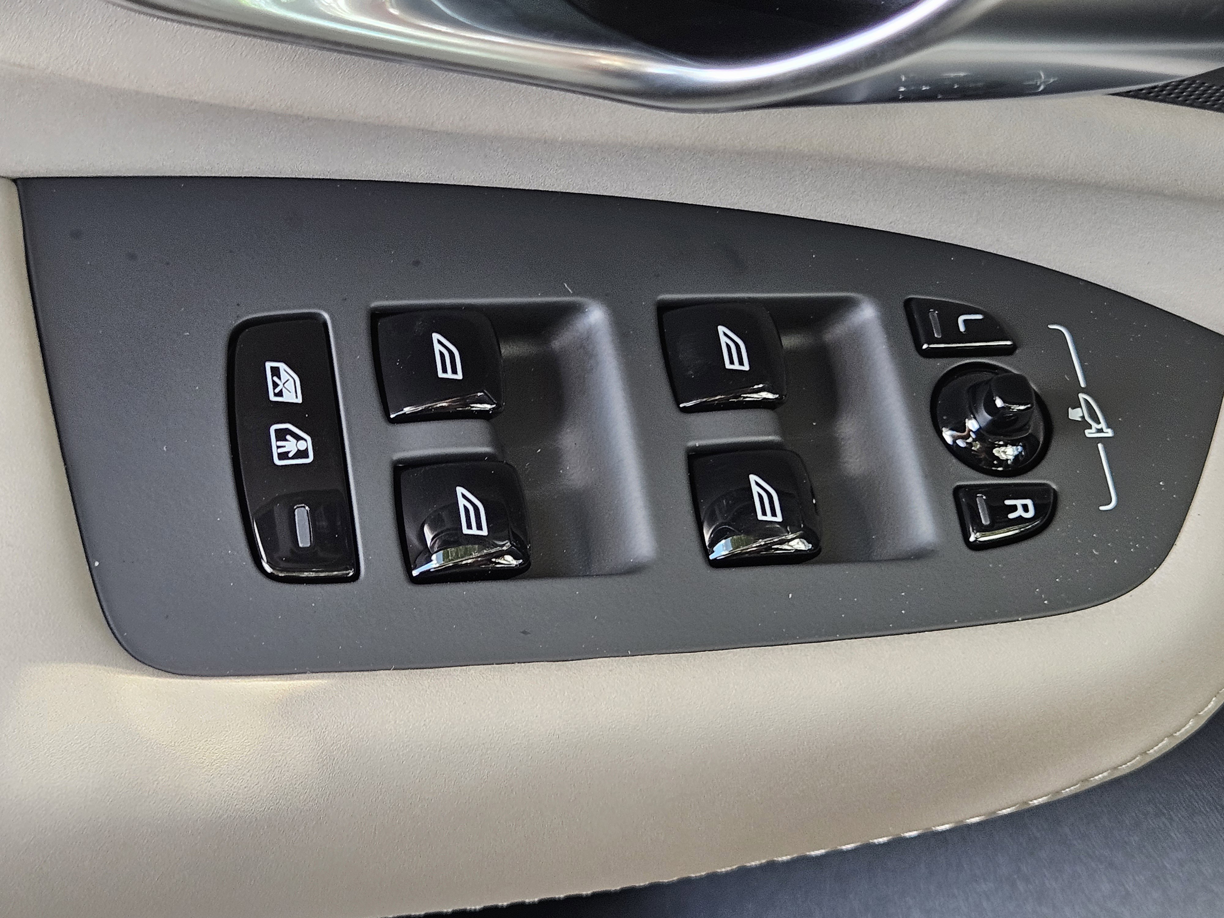 New 2026 Volvo XC90 B6 Plus image 21