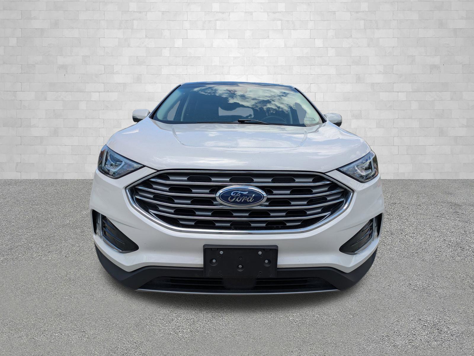 Used 2019 Ford Edge Titanium w/ Cold Weather Package AWD/4WD image 6