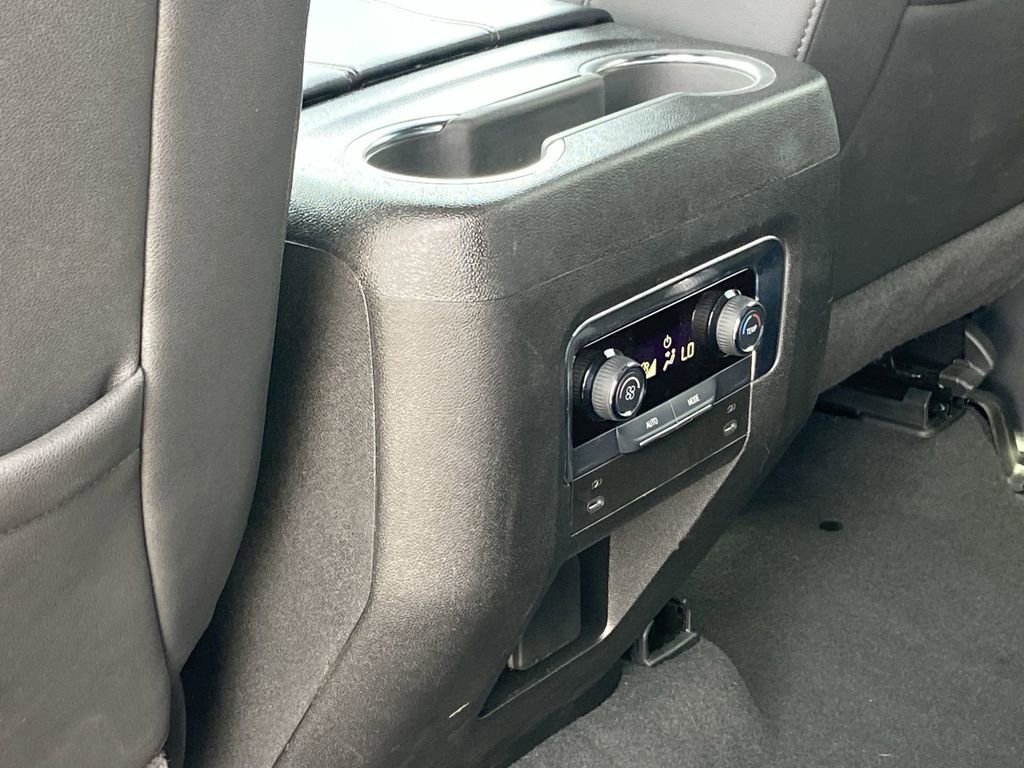 Used 2025 Chevrolet Tahoe LT AWD/4WD image 17