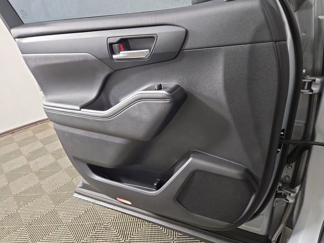 Used 2024 Toyota Highlander XSE image 28