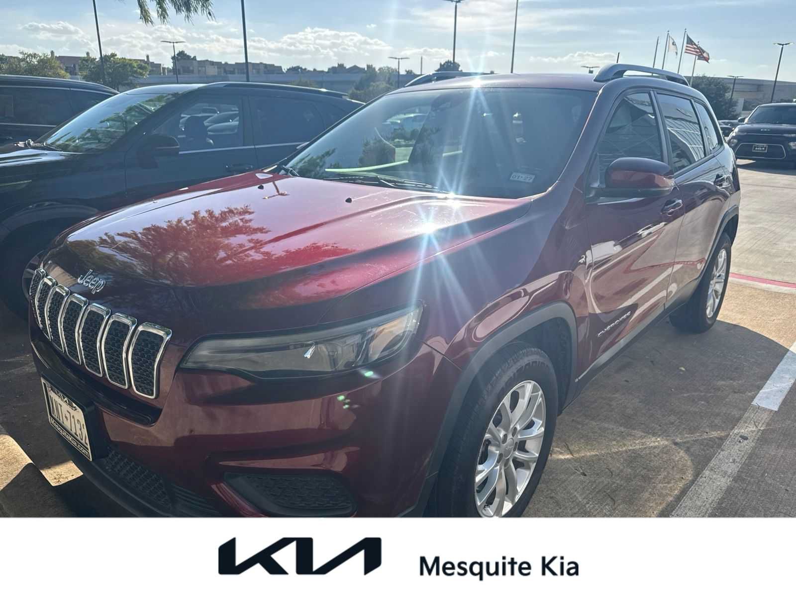 Used 2021 Jeep Cherokee Latitude FWD image 1