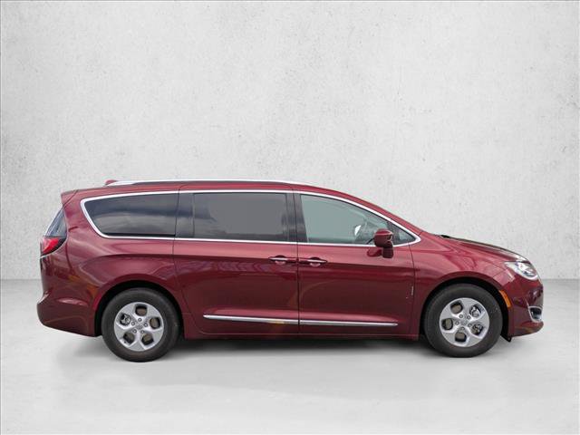 Used 2018 Chrysler Pacifica Touring-L image 4